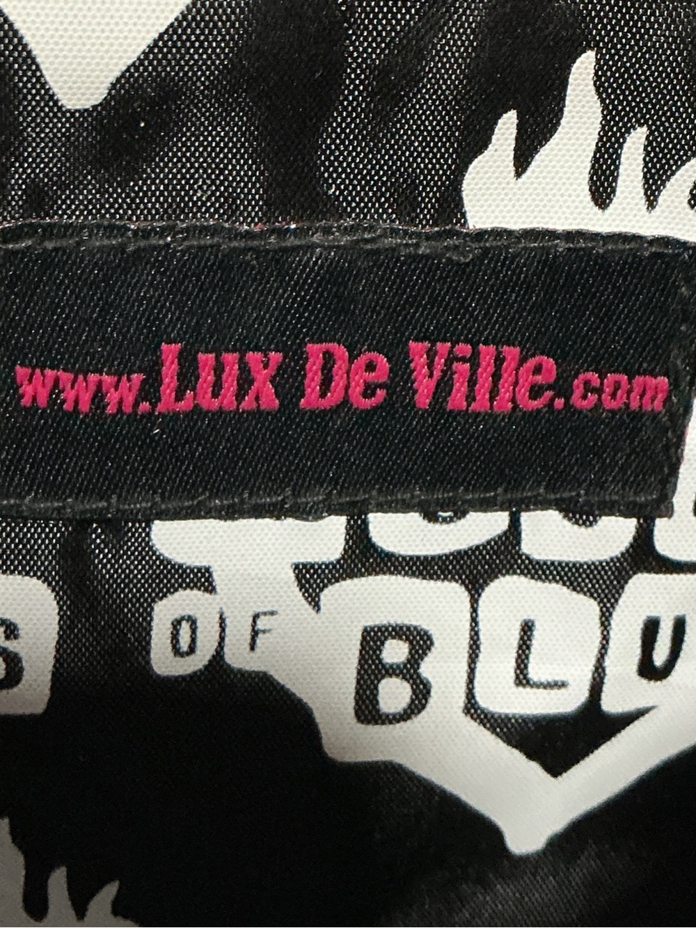 LUX DE VILLE Red True Love Embossed House of Blues Collab Purse - Picture 13 of 13